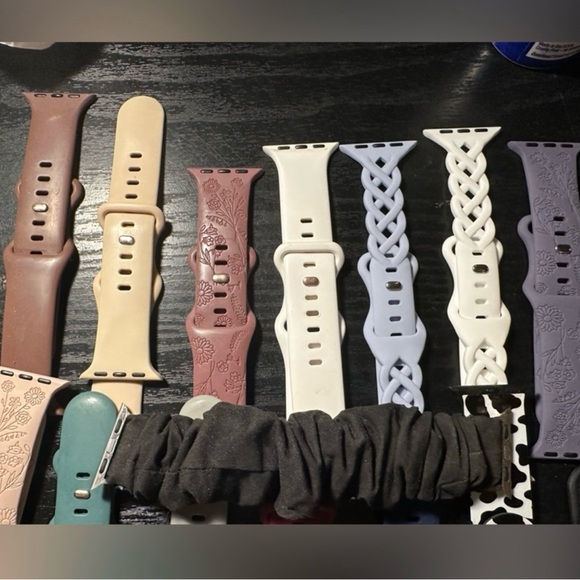 Apple Watch 3 + 15 Watch Bands - Picture 4 of 6